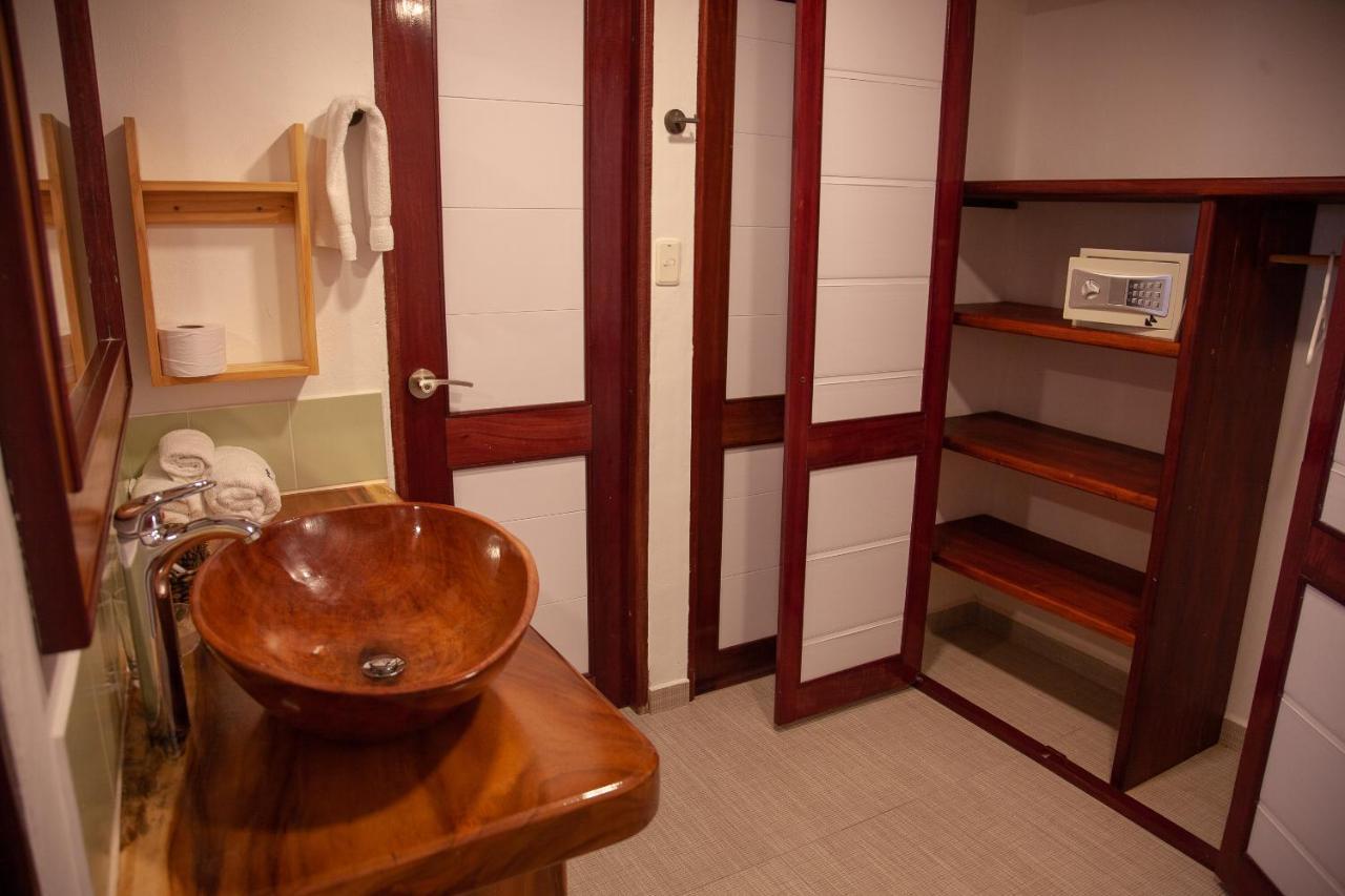 Hotel Punta Faro 이슬라 무쿠라 외부 사진